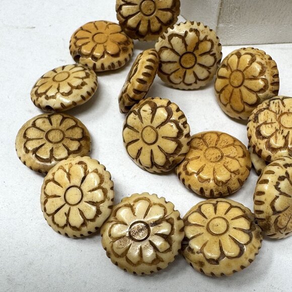 Genuine Bone Beads Flower Design Carved Loose Beads 17mm 24 Beads - Picture 1 of 6